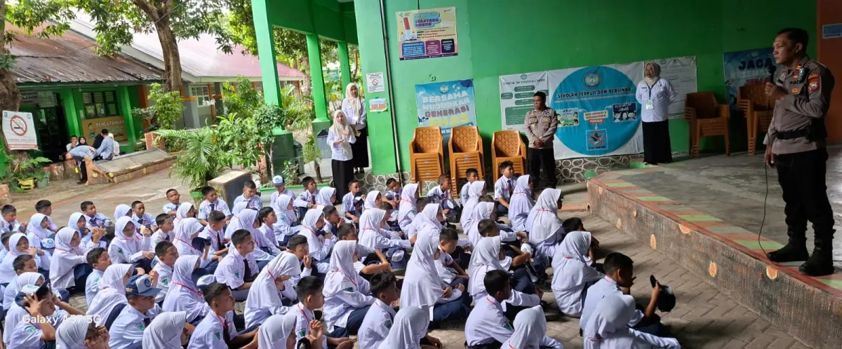 Bentengi Ratusan Siswa Baru dari Narkoba, Ini Pesan Tegas Kapolsek Ujungbulu di MPLS
