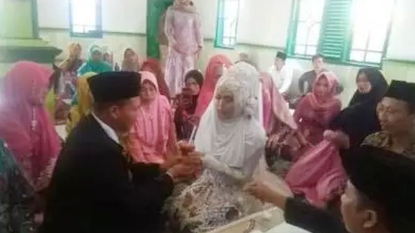 SAH! Pria Nikahi Kekasihnya Dengan Mahar Segelas Es Cendol