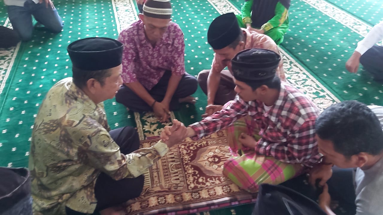 Senjata Laras Panjang Jadi 'Saksi', Pria Ini Ijab Kabul di Mapolres Bulukumba
