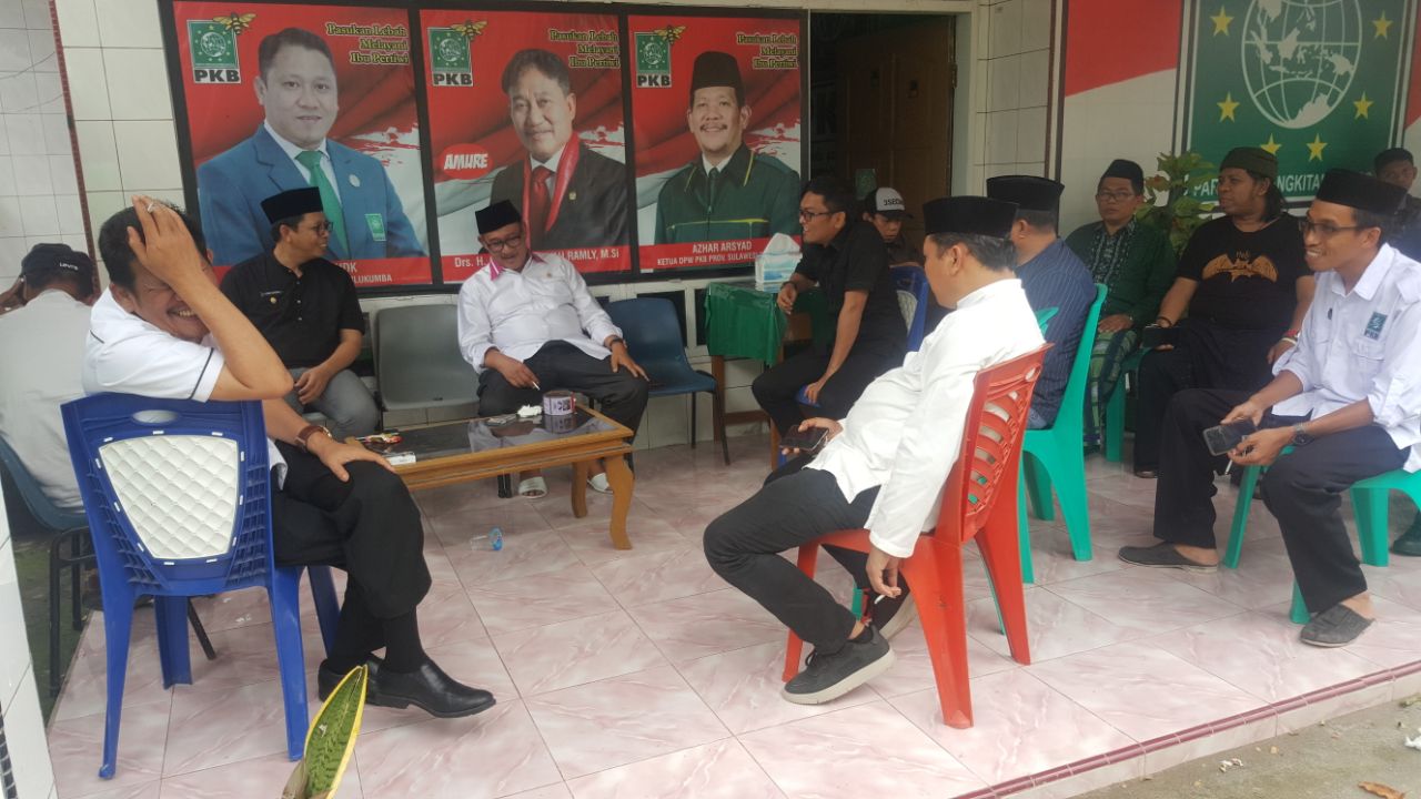 "Sekali Layar Terkembang Pantang Biduk Surut ke Pantai". Pesan Muawiyah ke Tomy Satria
