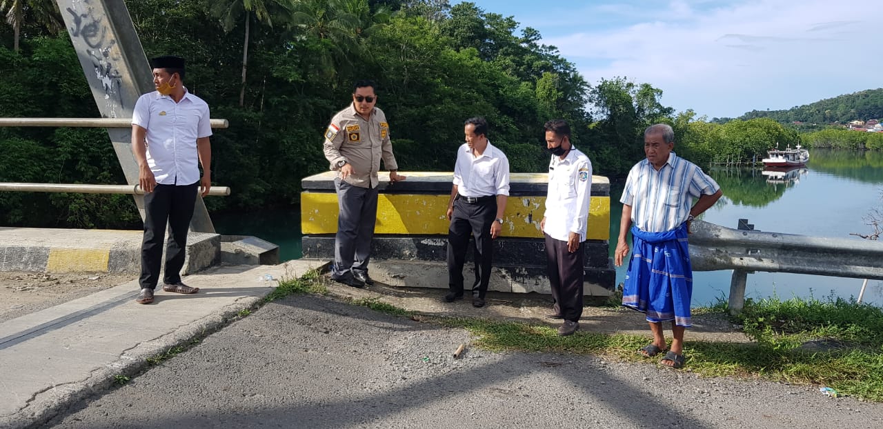 Terima Laporan Lewat Facebook, Kadis PUPR Bulukumba Tinjau Keretakan Jembatan Raoa Kajang