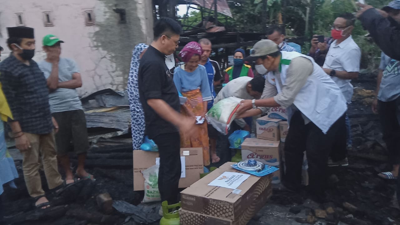Baznas Gerak Cepat Bantu Korban Kebakaran Dampang
