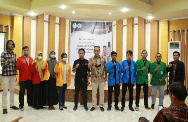Giliran UIN Makassar, Dr. Ferry Paparkan Revolusi Sistem Ekonomi Indonesia
