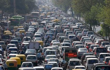 Tetjebak Macet Lama, Penumpang Taksi Online Ditagih 8 Juta